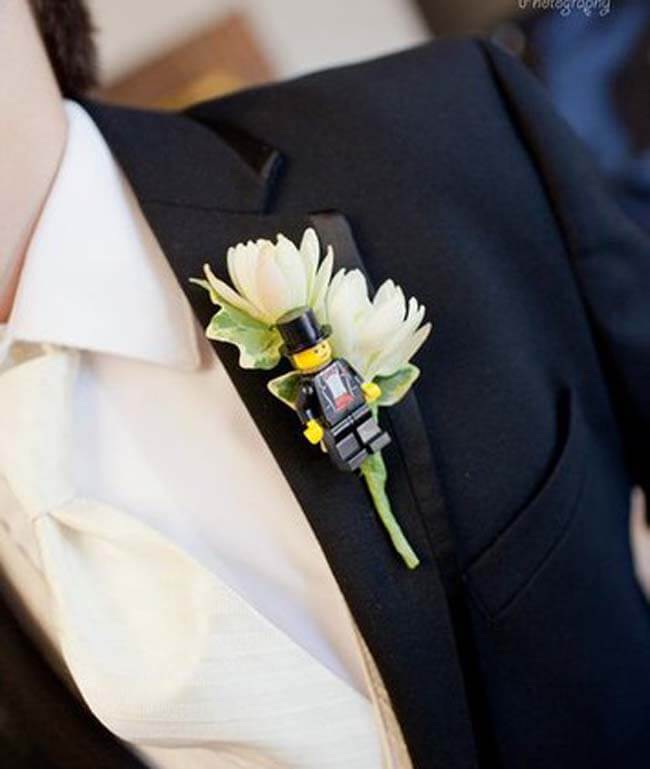 Corsage van lego steentjes